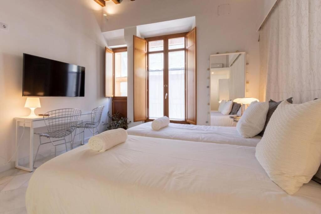 Hernando Colon Deluxe Suite By Valcambre เซบีญา ภายนอก รูปภาพ