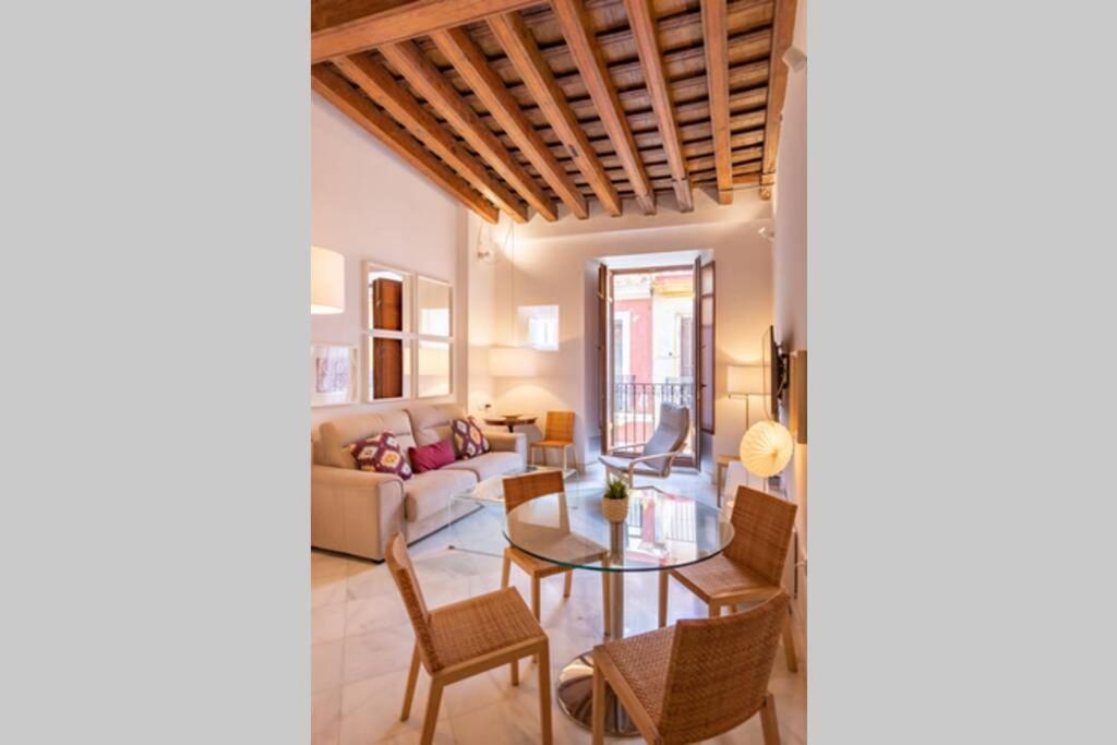 Hernando Colon Deluxe Suite By Valcambre เซบีญา ภายนอก รูปภาพ